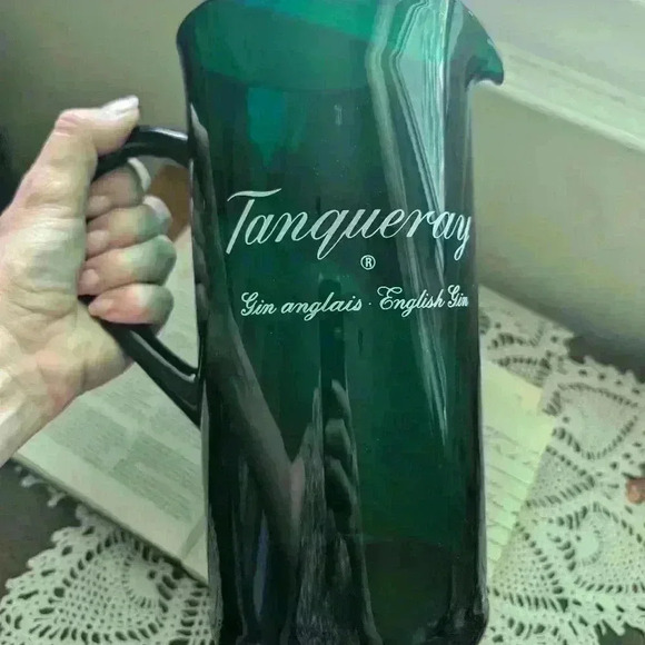 Tanqueray gin  large green plastic pitcher - Picture 8 of 9